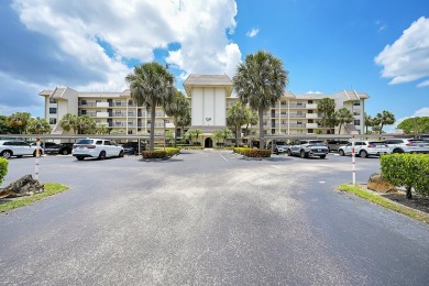 Welcome home to this beautifully renovated 2 bedroom, 2 bathroom on Boca Dunes Golf and Country Club in Florida - for sale on GolfHomes.com, golf home, golf lot