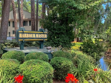 Welcome to 801 Harbour Master Villas! This beautifully renovated on Shipyard Golf Club in South Carolina - for sale on GolfHomes.com, golf home, golf lot