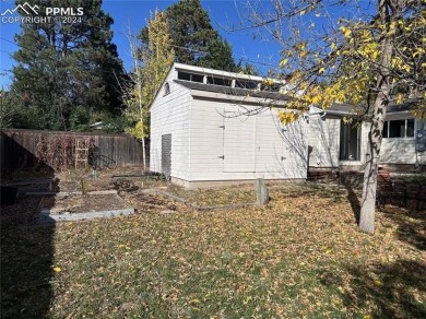 Move-in ready beautifully maintained rancher in Audubon Gardens on Patty Jewett Golf Course in Colorado - for sale on GolfHomes.com, golf home, golf lot