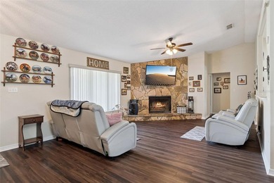 Beautiful 3-bedroom, 2-bath home in the heart of Casselberry on Casselberry Golf Club in Florida - for sale on GolfHomes.com, golf home, golf lot