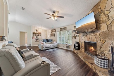 Beautiful 3-bedroom, 2-bath home in the heart of Casselberry on Casselberry Golf Club in Florida - for sale on GolfHomes.com, golf home, golf lot