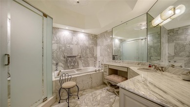 One or more photo(s) has been virtually staged. Sweeping Gulf on Links on Longboat Golf Club in Florida - for sale on GolfHomes.com, golf home, golf lot