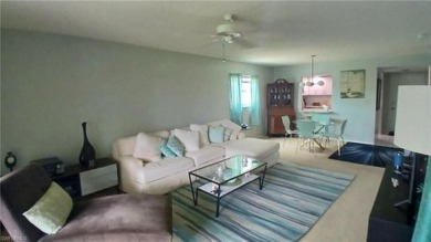 REDUCED 10K .SELLER HAS RECENTLY UPDATED THE MASTER BATH NEW on Royal Palm Golf Club in Florida - for sale on GolfHomes.com, golf home, golf lot