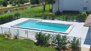 REDUCED 10K .SELLER HAS RECENTLY UPDATED THE MASTER BATH NEW on Royal Palm Golf Club in Florida - for sale on GolfHomes.com, golf home, golf lot