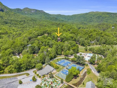 Nicely updated home, overlooking the 11th green of the Bald on Rumbling Bald Resort on Lake Lure in North Carolina - for sale on GolfHomes.com, golf home, golf lot