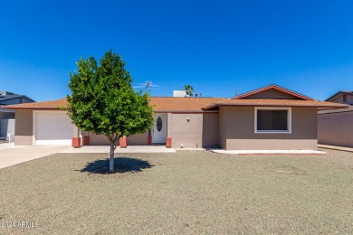 Welcome to this charming 2-bedroom, 1.75-bath single-level home on Sun City North Golf Course in Arizona - for sale on GolfHomes.com, golf home, golf lot