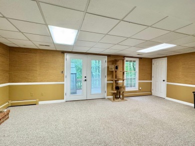 **OPEN HOUSE 2-4  SUNDAY NOV 23 **Almost 1 acre in desirable on Hunting Hills Country Club in Virginia - for sale on GolfHomes.com, golf home, golf lot