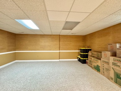 **OPEN HOUSE 2-4  SUNDAY NOV 23 **Almost 1 acre in desirable on Hunting Hills Country Club in Virginia - for sale on GolfHomes.com, golf home, golf lot