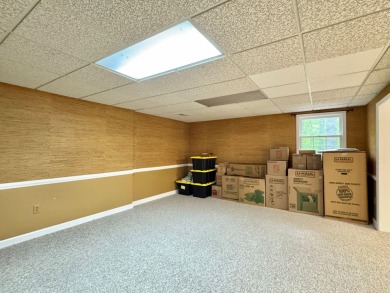 **OPEN HOUSE 2-4  SUNDAY NOV 23 **Almost 1 acre in desirable on Hunting Hills Country Club in Virginia - for sale on GolfHomes.com, golf home, golf lot