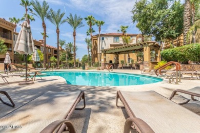 NEW HVAC!!! This updated 2 bed, 2 bath end unit condo offers on Papago Golf Course in Arizona - for sale on GolfHomes.com, golf home, golf lot