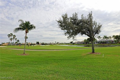 VERY MOTIVATED SELLER!  NEW ROOF *  NEW HVAC SYSTEM * Come and on Lexington Country Club in Florida - for sale on GolfHomes.com, golf home, golf lot