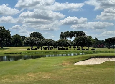 Exceptional waterfront lot in a prestigious gated community! on Cedar Creek Country Club in Texas - for sale on GolfHomes.com, golf home, golf lot