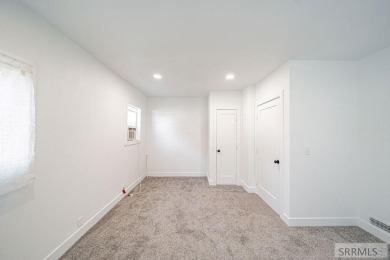 This beautifully updated single-story home offers 3 spacious on Pinecrest Golf Club in Idaho - for sale on GolfHomes.com, golf home, golf lot