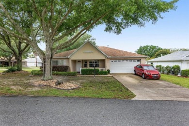 **Charming spacious 2-Bed, 2-Bath (Corner Lot) Home in On Top of on On Top of the World Golf Course in Florida - for sale on GolfHomes.com, golf home, golf lot