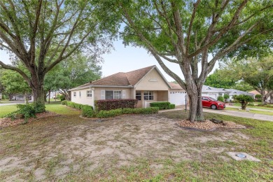 **Charming spacious 2-Bed, 2-Bath (Corner Lot) Home in On Top of on On Top of the World Golf Course in Florida - for sale on GolfHomes.com, golf home, golf lot