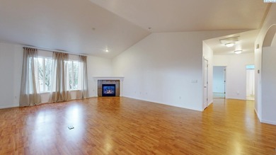 Welcome to easy living in the Horn Rapids golf community! This on Horn Rapids Golf Club in Washington - for sale on GolfHomes.com, golf home, golf lot