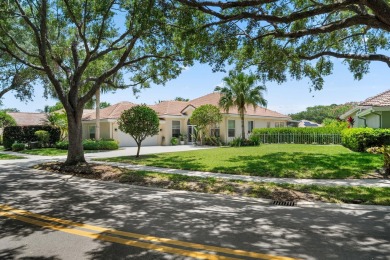 Fully renovated 3BR/2BA Designer decorated home in the on The Loxahatchee Club in Florida - for sale on GolfHomes.com, golf home, golf lot