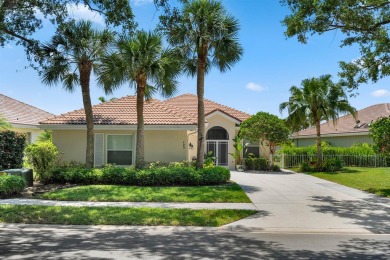 Fully renovated 3BR/2BA Designer decorated home in the on The Loxahatchee Club in Florida - for sale on GolfHomes.com, golf home, golf lot