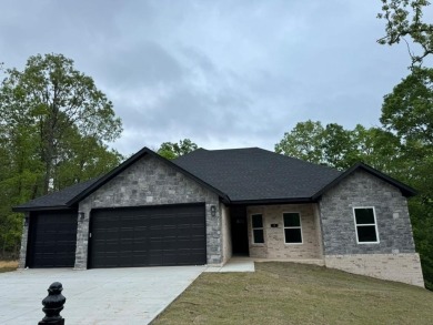 Come see this beautiful Spec/New construction home in Bella on Bella Vista Country Club - Kingswood in Arkansas - for sale on GolfHomes.com, golf home, golf lot