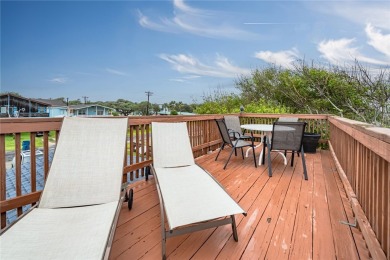 Charming and fully furnished 2-bedroom, 1-bath Cottage with a on Rockport Country Club in Texas - for sale on GolfHomes.com, golf home, golf lot