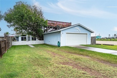 Charming and fully furnished 2-bedroom, 1-bath Cottage with a on Rockport Country Club in Texas - for sale on GolfHomes.com, golf home, golf lot