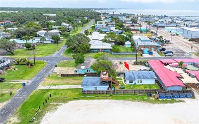 Charming and fully furnished 2-bedroom, 1-bath Cottage with a on Rockport Country Club in Texas - for sale on GolfHomes.com, golf home, golf lot