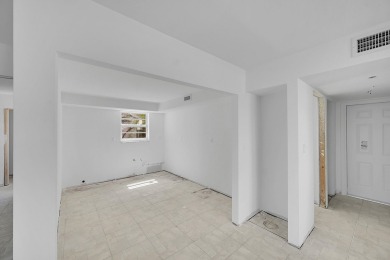 SELLER IS MOTIVATED. 2/2 LUXURY DELUXE 1st. FLOOR. Create your on Kings Point Golf -Flanders Way in Florida - for sale on GolfHomes.com, golf home, golf lot