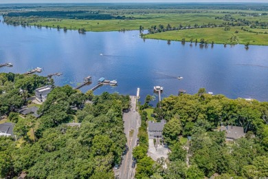 Located in the heart of Pawleys Island, this move-in ready on The Founders Club At Pawleys Island in South Carolina - for sale on GolfHomes.com, golf home, golf lot