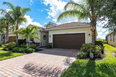 SELLERS ARE OFFERING 10k TOWARDS CLOSING COSTS! TURNKEY OPTIONAL on River Hall Country Club in Florida - for sale on GolfHomes.com, golf home, golf lot