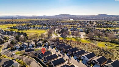 This beautifully refreshed, custom-built single-level home by on Horn Rapids Golf Club in Washington - for sale on GolfHomes.com, golf home, golf lot