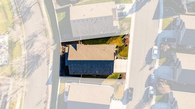 This beautifully refreshed, custom-built single-level home by on Horn Rapids Golf Club in Washington - for sale on GolfHomes.com, golf home, golf lot