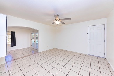 Located in the heart of Lake Havasu City, this 3-bedroom, 2-bath on London Bridge Golf Course in Arizona - for sale on GolfHomes.com, golf home, golf lot