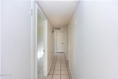 Located in the heart of Lake Havasu City, this 3-bedroom, 2-bath on London Bridge Golf Course in Arizona - for sale on GolfHomes.com, golf home, golf lot