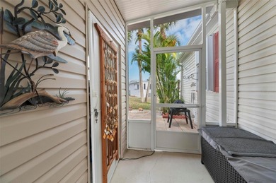 Under contract-accepting backup offers. Welcome to this cozy and on Kings Gate Golf Club in Florida - for sale on GolfHomes.com, golf home, golf lot