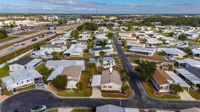 Under contract-accepting backup offers. Welcome to this cozy and on Kings Gate Golf Club in Florida - for sale on GolfHomes.com, golf home, golf lot