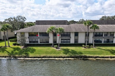 Beautifully renovated 2 BD/2 BA situated on Executive Golf on Vista Plantation Golf Club in Florida - for sale on GolfHomes.com, golf home, golf lot