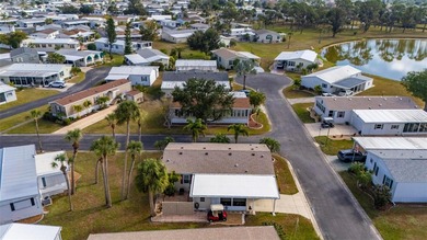 Under contract-accepting backup offers. Welcome to this cozy and on Kings Gate Golf Club in Florida - for sale on GolfHomes.com, golf home, golf lot