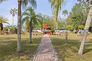 Under contract-accepting backup offers. Welcome to this cozy and on Kings Gate Golf Club in Florida - for sale on GolfHomes.com, golf home, golf lot