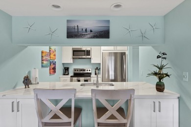 Beautifully renovated 2 BD/2 BA situated on Executive Golf on Vista Plantation Golf Club in Florida - for sale on GolfHomes.com, golf home, golf lot
