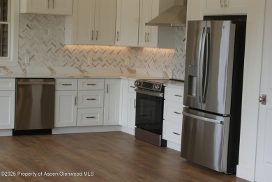 PLAY WHERE YOU LIVE

New Home in Lakota Canyon Ranch offers on Lakota Canyon Ranch and Golf Club in Colorado - for sale on GolfHomes.com, golf home, golf lot
