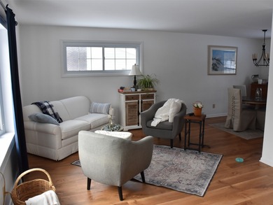 Beautiful Two-Story home offering 4 bedrooms, 2 full baths, and on Hailwood Golf Club in Pennsylvania - for sale on GolfHomes.com, golf home, golf lot