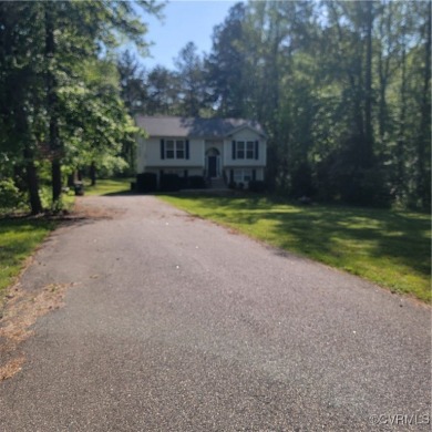 WELCOME HOME!  THIS HOME OFFERS MORE THAN IT APPEARS.  FULLY on Pendleton Golf Club in Virginia - for sale on GolfHomes.com, golf home, golf lot