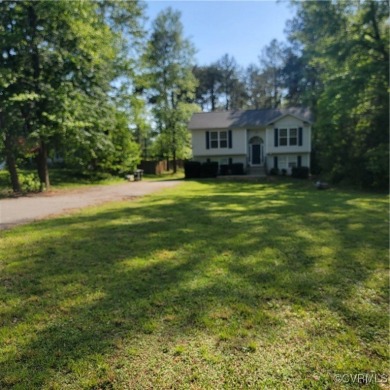 WELCOME HOME!  THIS HOME OFFERS MORE THAN IT APPEARS.  FULLY on Pendleton Golf Club in Virginia - for sale on GolfHomes.com, golf home, golf lot