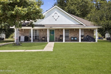 This charming 3-bedroom, 2-bathroom home is a perfect starter on Mississippi National Golf Course in Mississippi - for sale on GolfHomes.com, golf home, golf lot