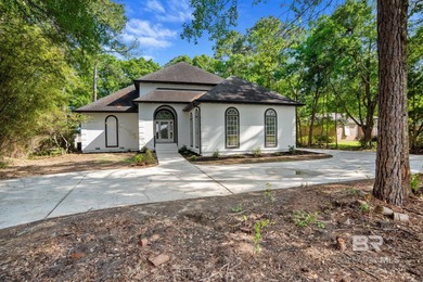 Welcome to 621 Wedgewood Drive! A stunningly renovated residence on The Golf Club of the Wharf in Alabama - for sale on GolfHomes.com, golf home, golf lot