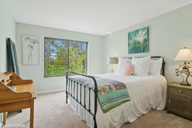 This end unit townhouse has been recently updated throughout on Pine Meadow Golf Club in Illinois - for sale on GolfHomes.com, golf home, golf lot