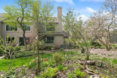 This end unit townhouse has been recently updated throughout on Pine Meadow Golf Club in Illinois - for sale on GolfHomes.com, golf home, golf lot