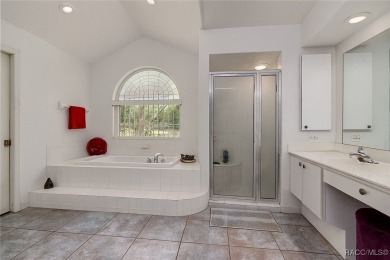 Welcome to your retreat in the heart of Citrus County! This on Twisted Oaks Golf Club in Florida - for sale on GolfHomes.com, golf home, golf lot