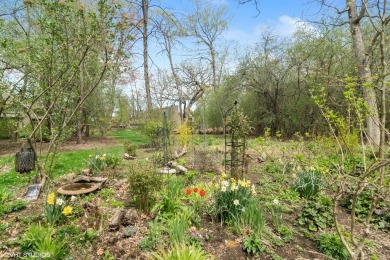 This end unit townhouse has been recently updated throughout on Pine Meadow Golf Club in Illinois - for sale on GolfHomes.com, golf home, golf lot