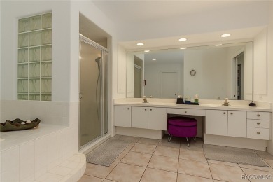 Welcome to your retreat in the heart of Citrus County! This on Twisted Oaks Golf Club in Florida - for sale on GolfHomes.com, golf home, golf lot